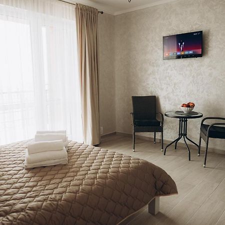 Три Слона Hotell Zatoka Eksteriør bilde