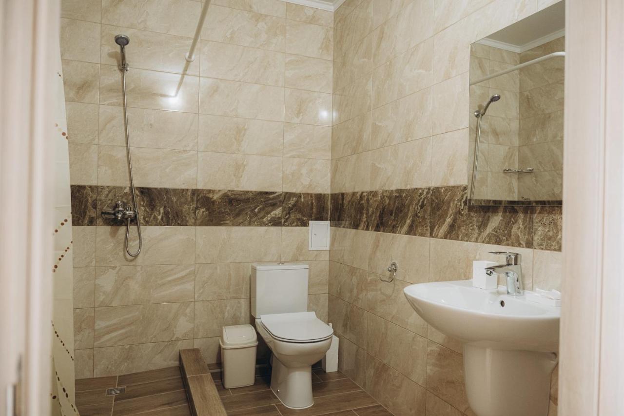Три Слона Hotell Zatoka Eksteriør bilde