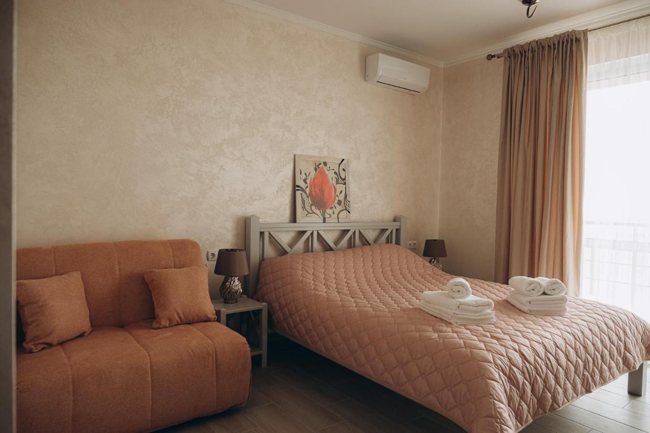 Три Слона Hotell Zatoka Eksteriør bilde
