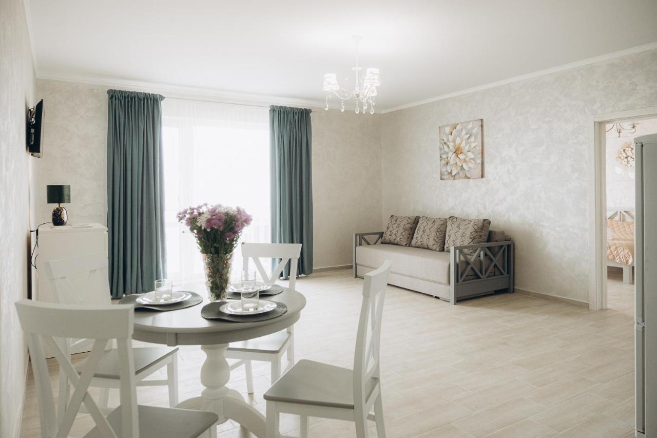 Три Слона Hotell Zatoka Eksteriør bilde