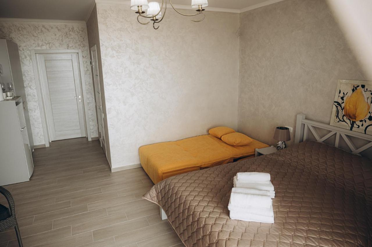 Три Слона Hotell Zatoka Eksteriør bilde