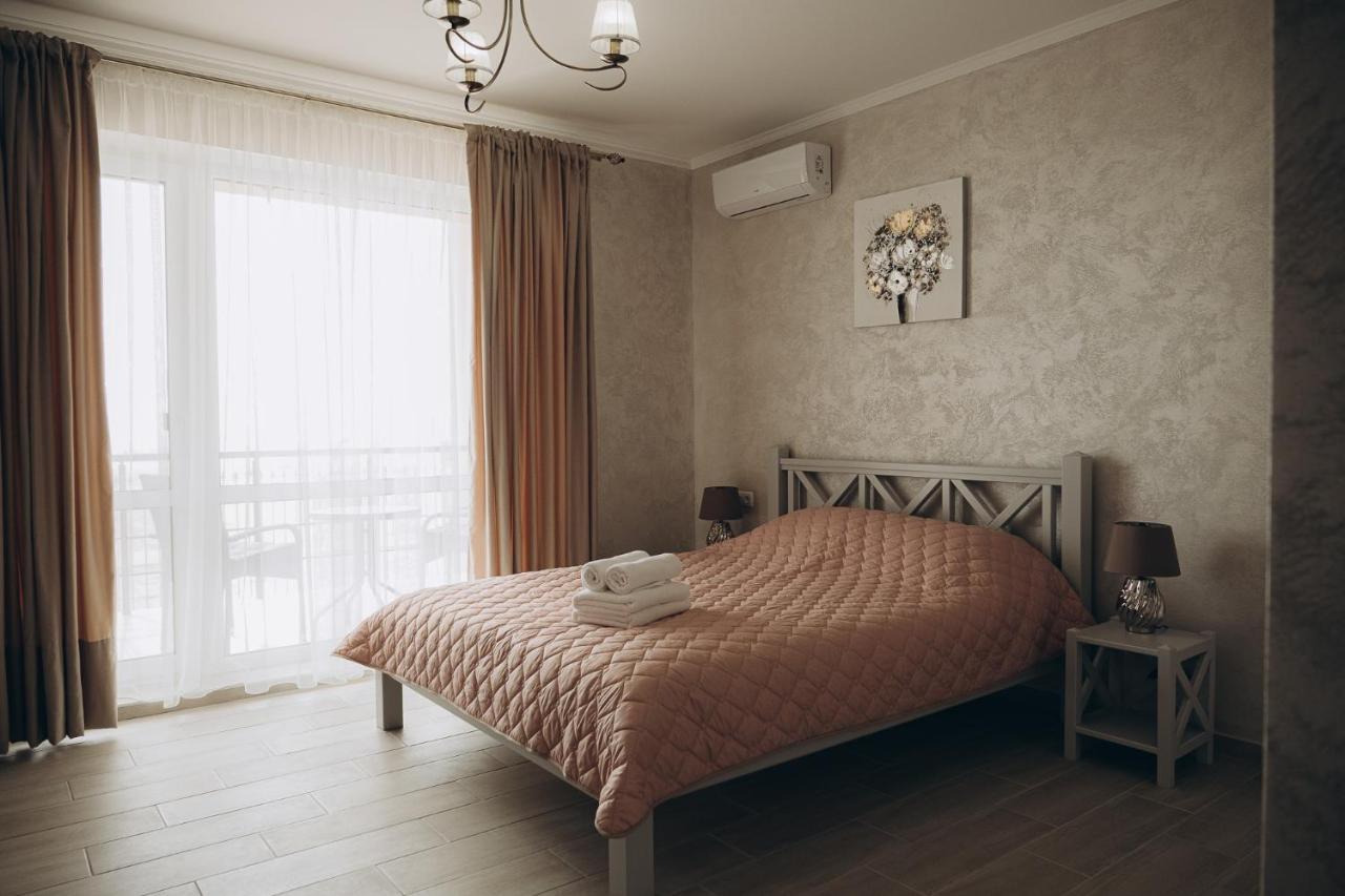 Три Слона Hotell Zatoka Eksteriør bilde