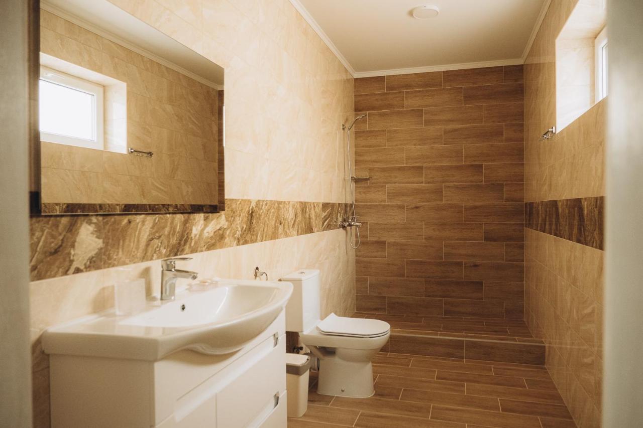 Три Слона Hotell Zatoka Eksteriør bilde