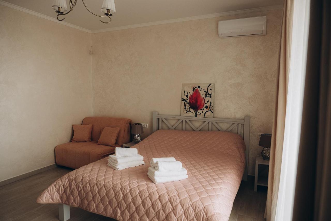 Три Слона Hotell Zatoka Eksteriør bilde