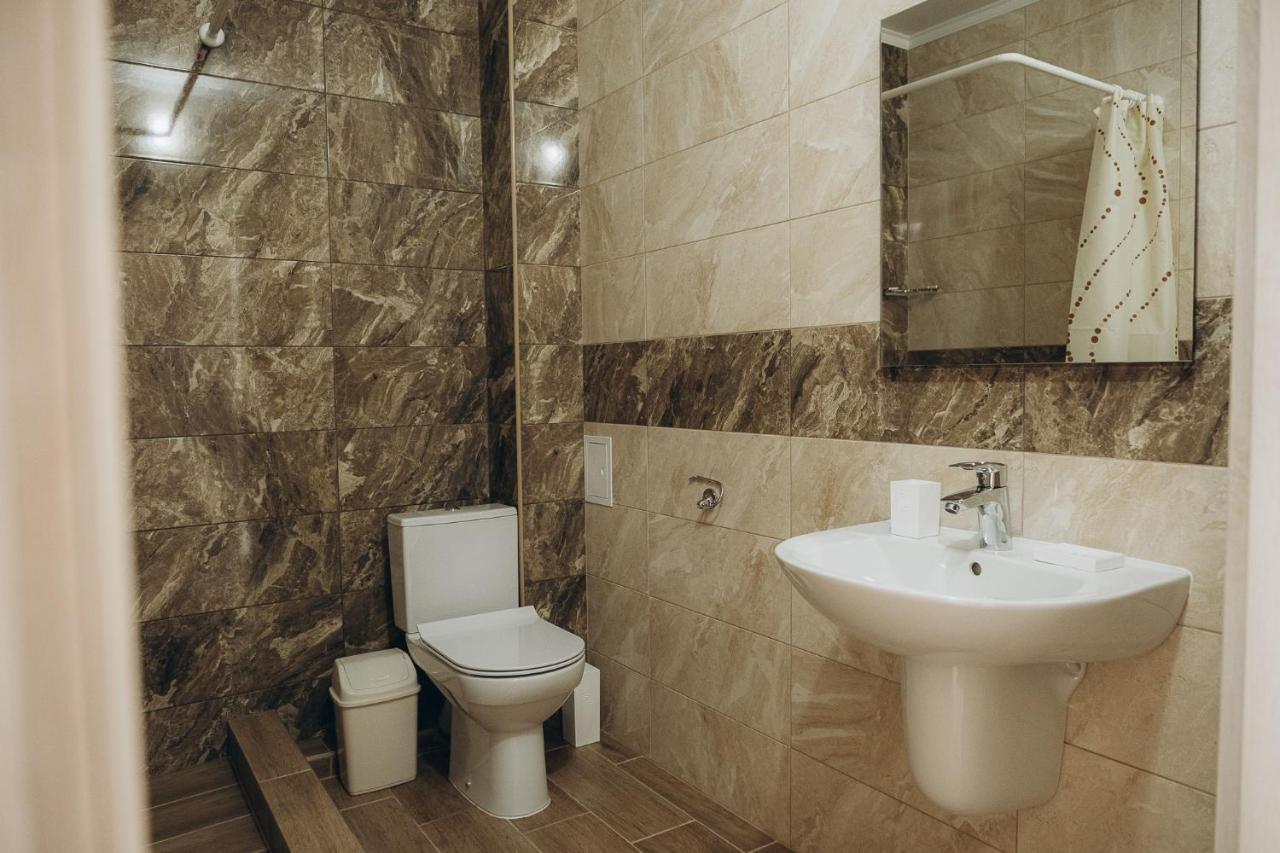Три Слона Hotell Zatoka Eksteriør bilde