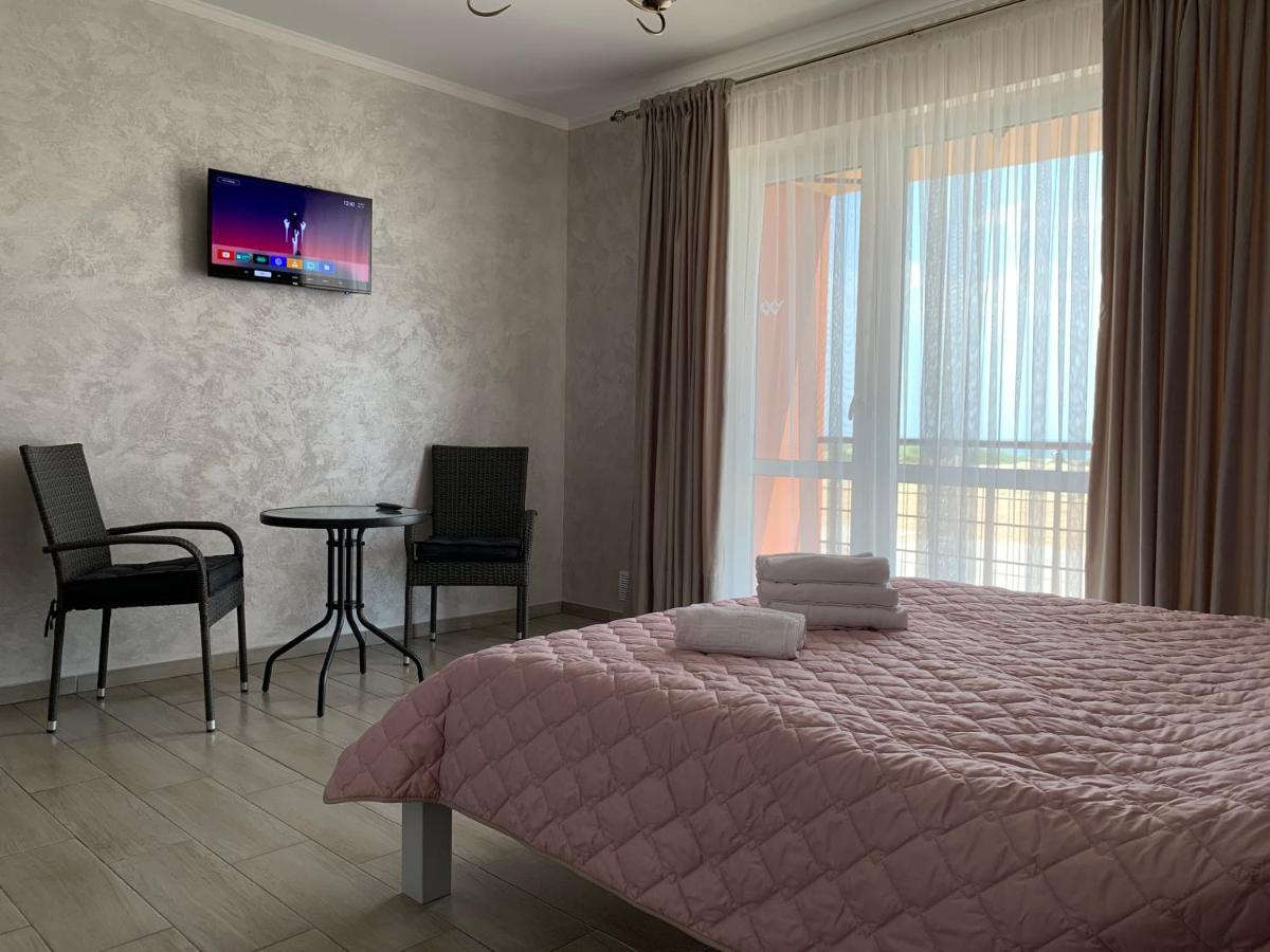Три Слона Hotell Zatoka Eksteriør bilde