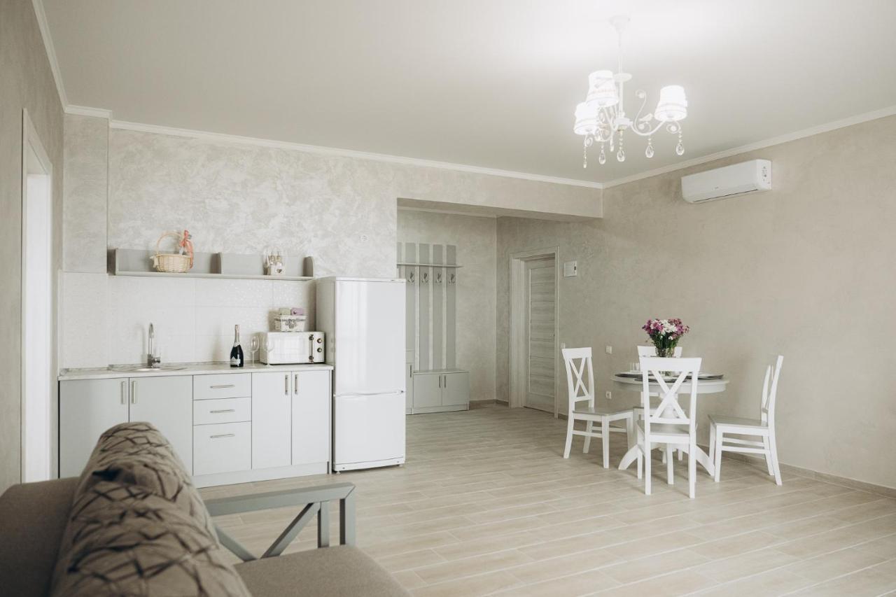 Три Слона Hotell Zatoka Eksteriør bilde
