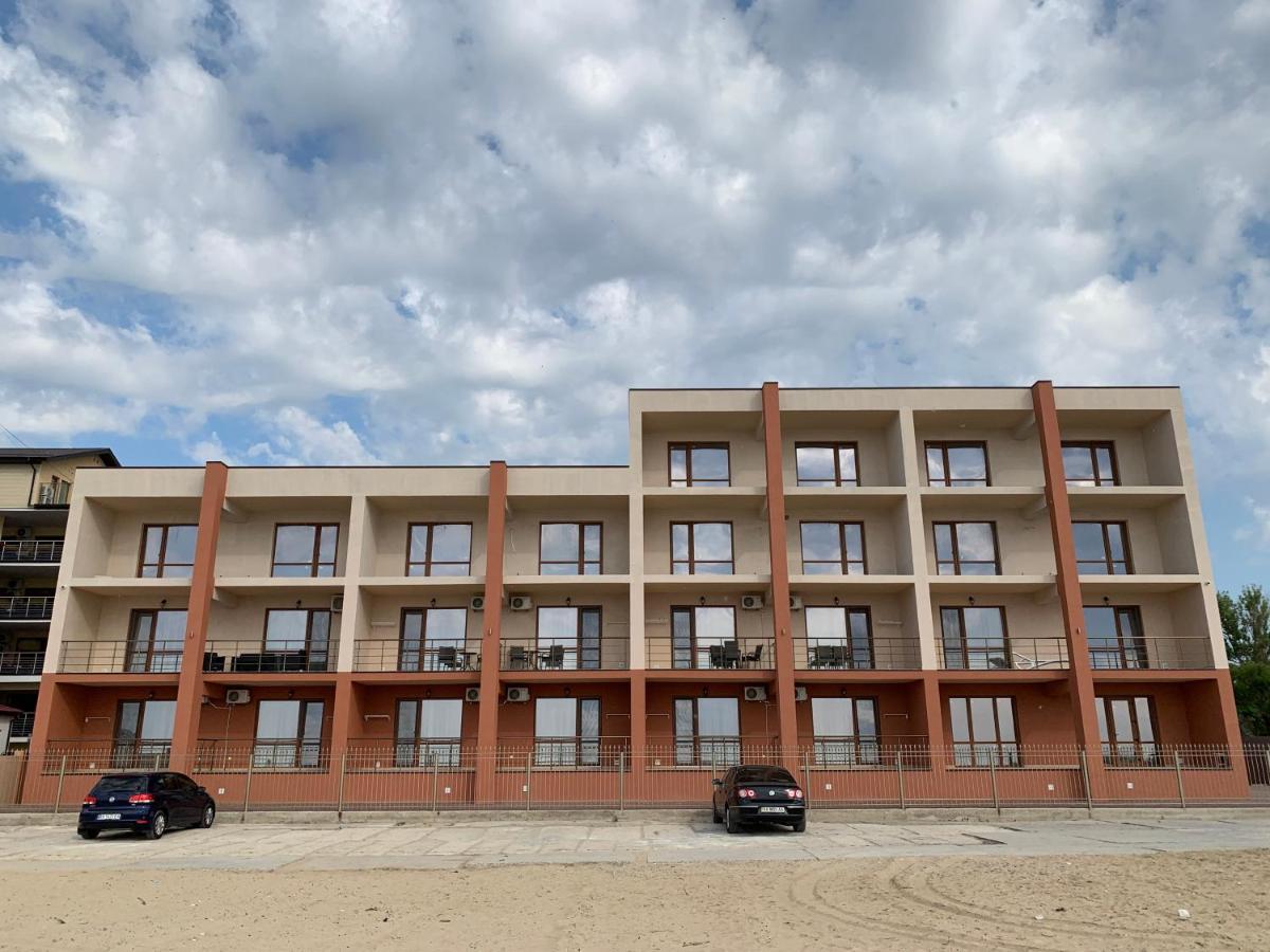 Три Слона Hotell Zatoka Eksteriør bilde