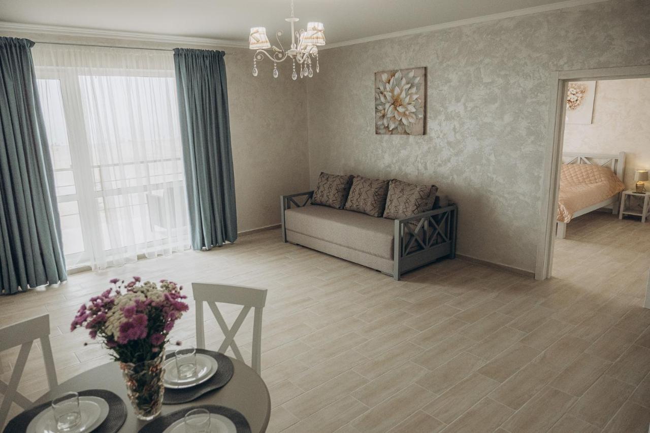 Три Слона Hotell Zatoka Eksteriør bilde